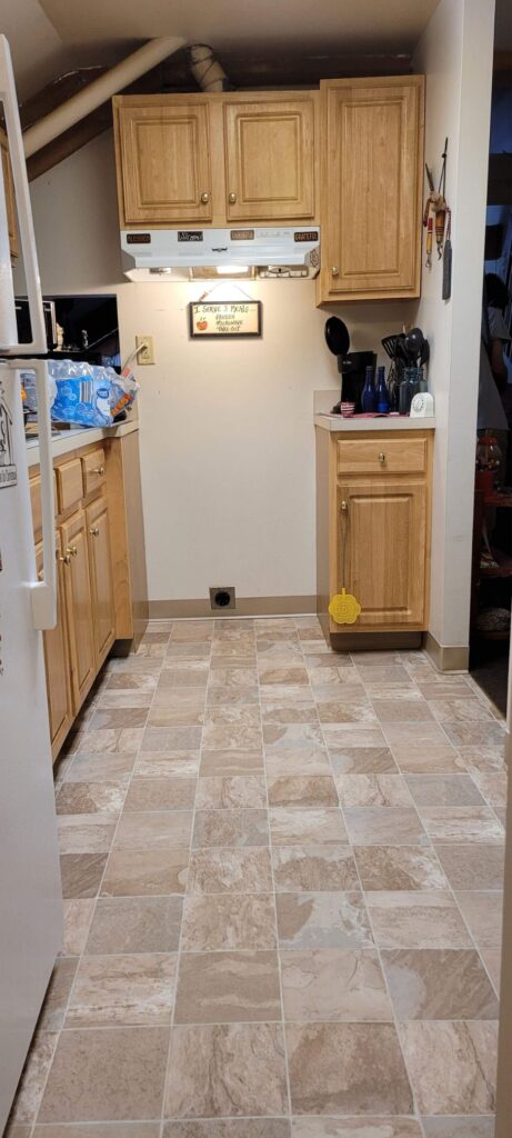 Waterproof sheet vinyl flooring for bathroom